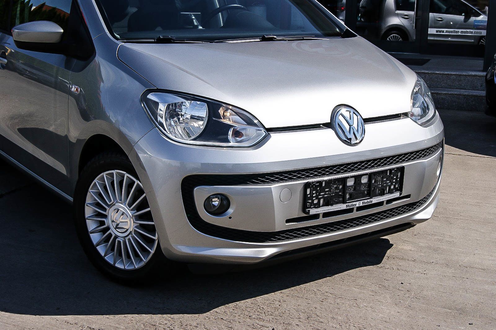 Fahrzeugabbildung Volkswagen up! high up BMT NAVIGATION KLIMA SITZHEIZUNG ALU