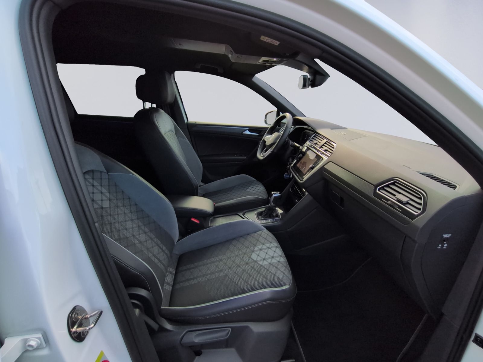 Tiguan 1.5 TSI DSG R Line KAMERA+MATRIX+NAVI