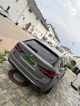 BMW 540i xDrive Touring A - - BMW 540 in Freiburg