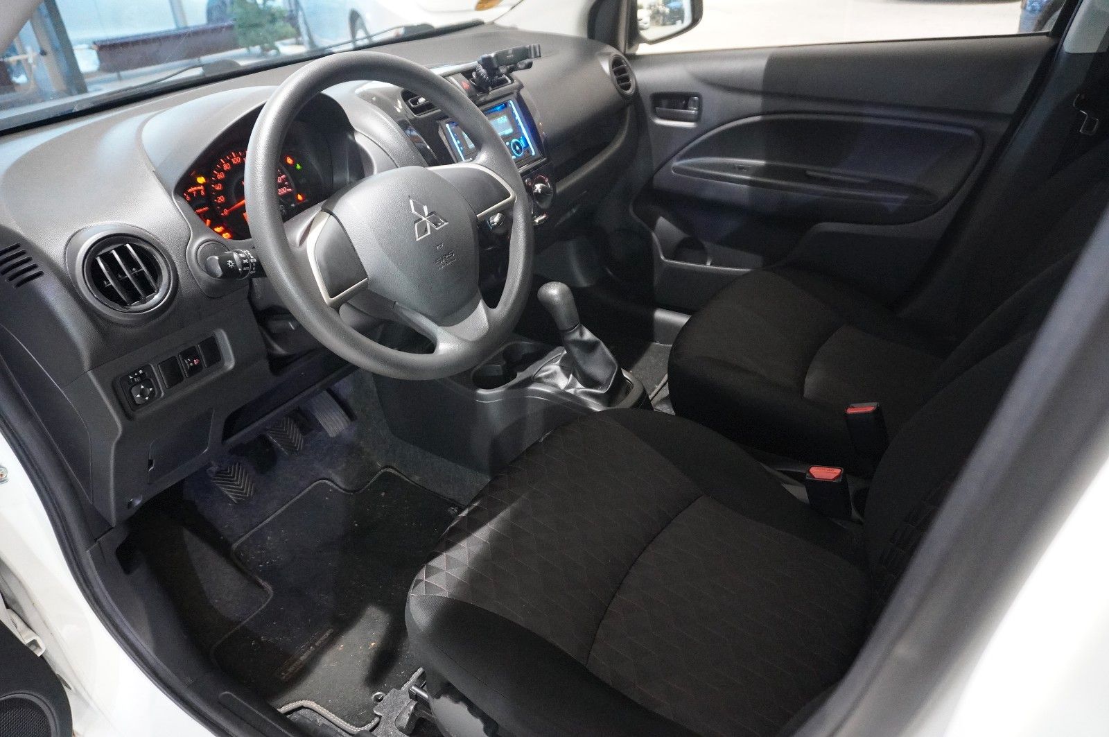 Fahrzeugabbildung Mitsubishi Space Star 1.2 SPIRIT 5-TÜR KLIMA/USB/NEBEL/AUX