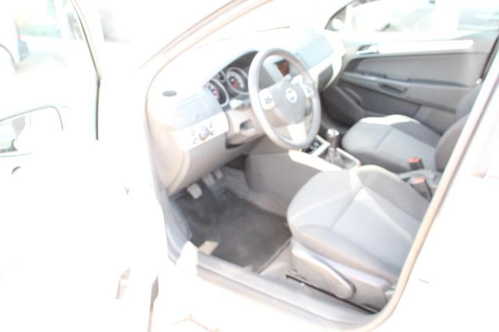 Opel Astra 2007 — photo 10