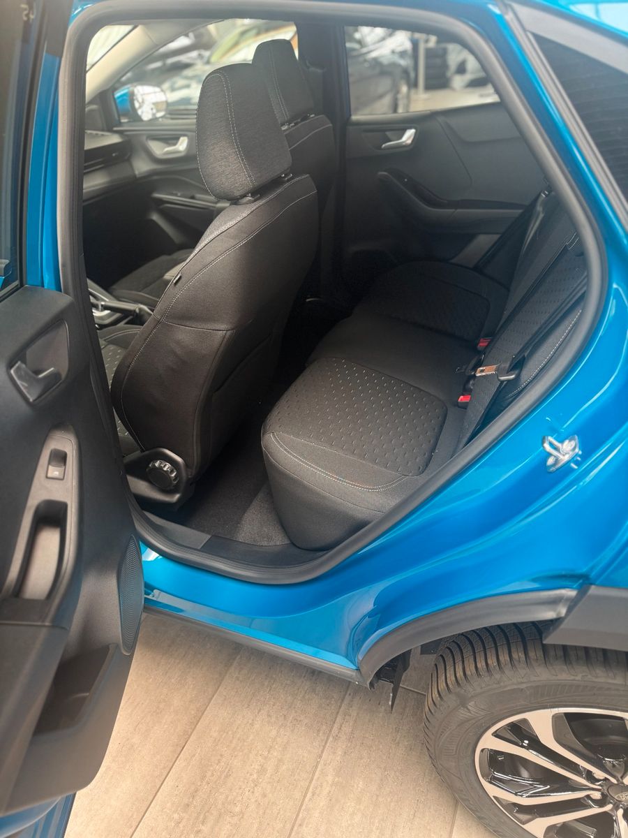 Fahrzeugabbildung Ford Puma Titanium Automatik / LED