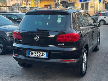 Volkswagen Tiguan - 5