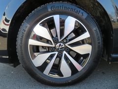 VW Golf VIII 2.0 TDI Move DSG LED Navi ACC Rfk 16'' VW Golf VIII 2.0 TDI Move DSG LED Navi ACC Rfk 16''