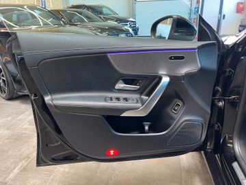 Mercedes-Benz CLA 180 *NAVI*LANE-ASSIST*KAMERA*NAVI*PDC*SZHZ*