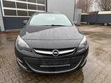 Opel Astra J Lim. 5-trg. Exklusiv - Opel Astra Exklusiv mit Benzin-Antrieb