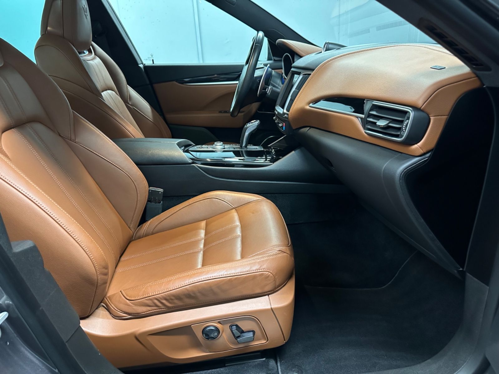 Fahrzeugabbildung Maserati Levante S Q4 GRANSPORT SKYHO.*PANO*H&K*NERISSIMO