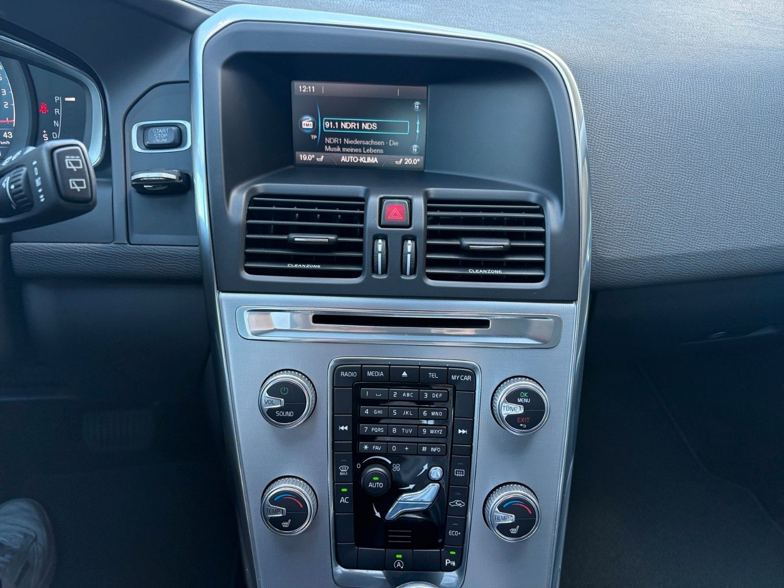 Fahrzeugabbildung Volvo XC60 Summum 2WD