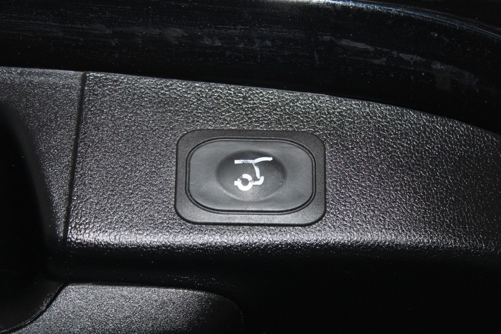 Fahrzeugabbildung Ford Focus ST-LINE Turnier Automatik LED NAVI CAM AHK