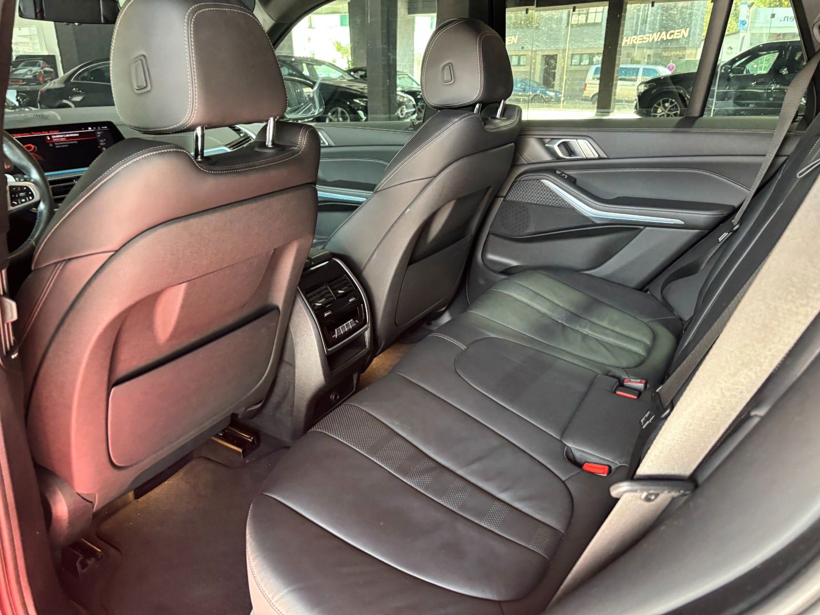 Fahrzeugabbildung BMW X5 xDrive 45e *M-Packet*HUD*360°Kam*Keyless