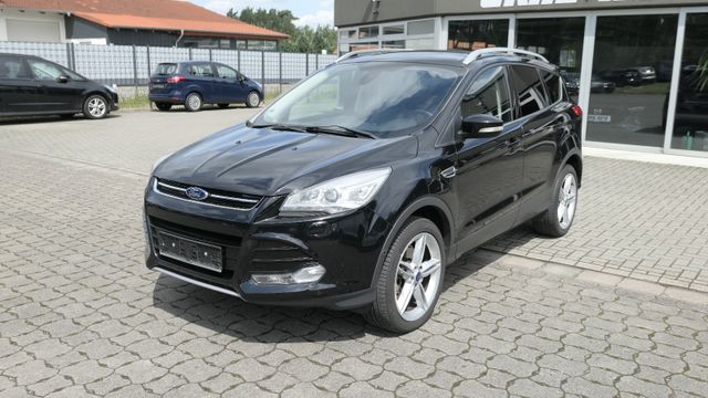 Ford Kuga Titanium-4x4//AHK/Bi-Xenon/8xAlu/Panorama