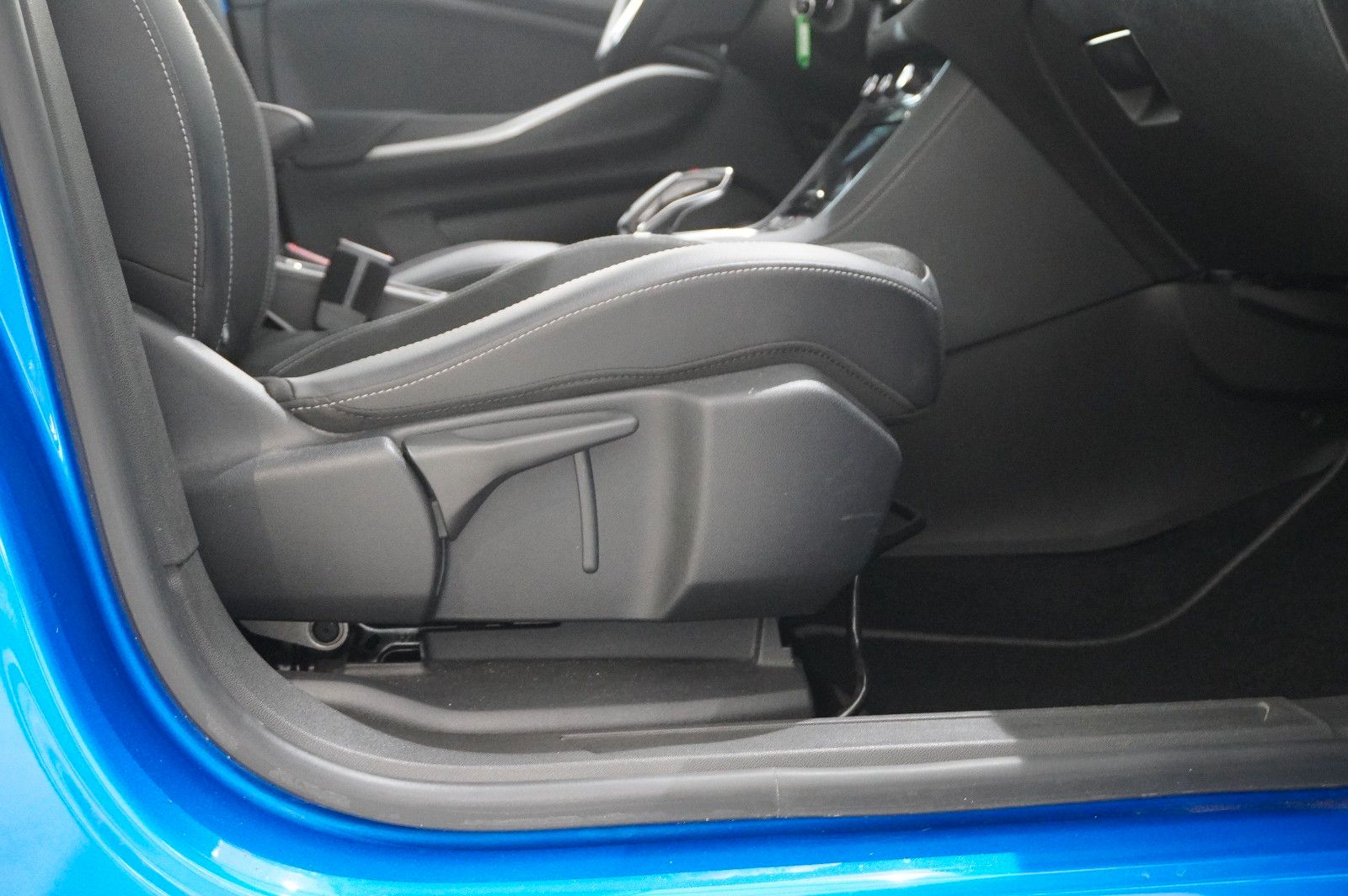 Fahrzeugabbildung Opel Grandland 1.5D GS SPORT NAVI/LED/VIRT./SPORT/DAB