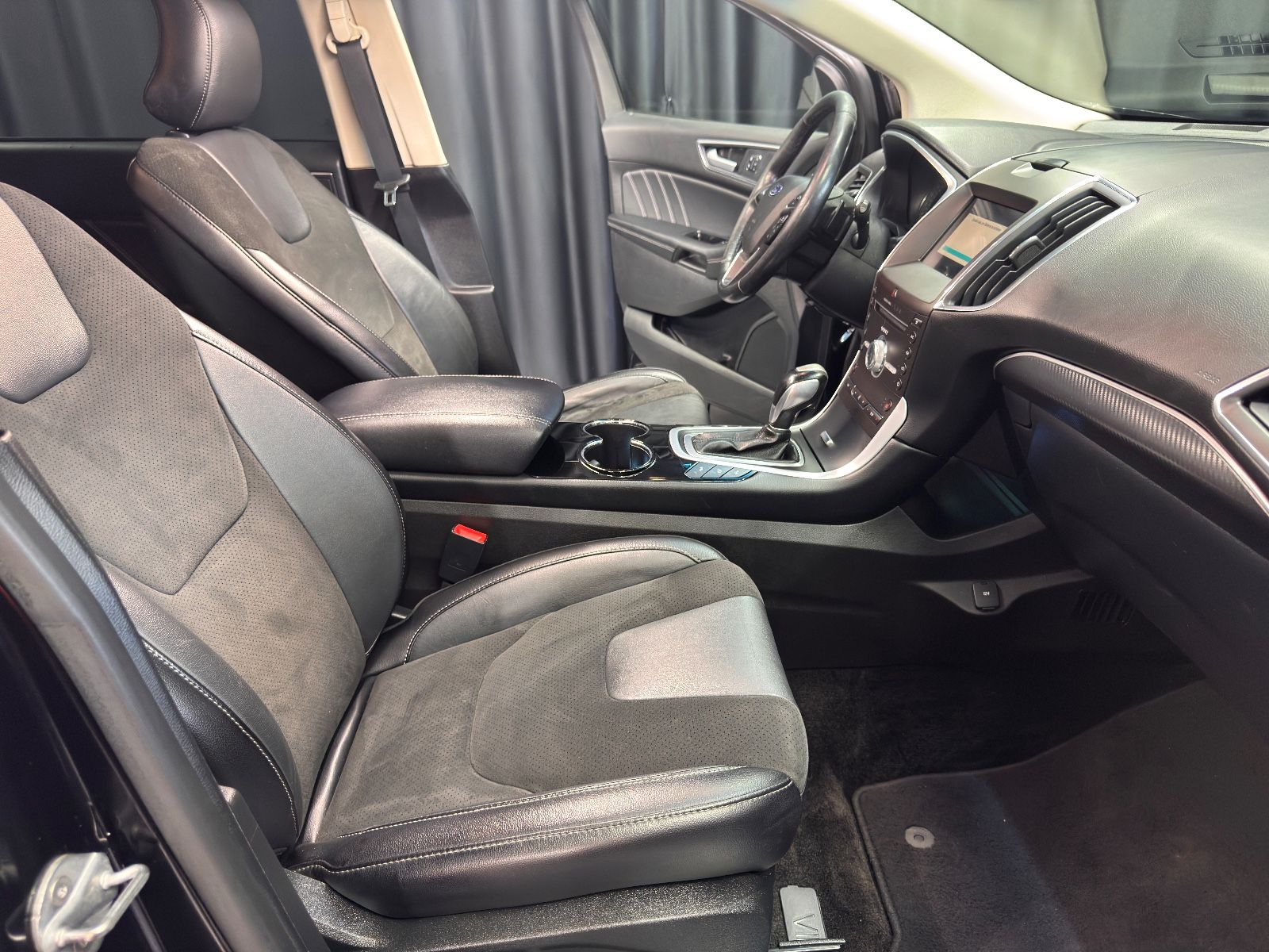 Fahrzeugabbildung Ford Edge ST-Line 4x4|NAVI|KAMERA|AHK|KESSY