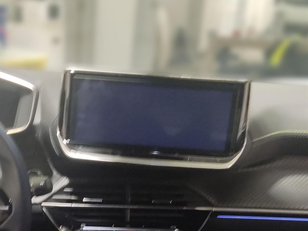 Fahrzeugabbildung Peugeot 2008 GT MildHybrid 145 e-DSC6