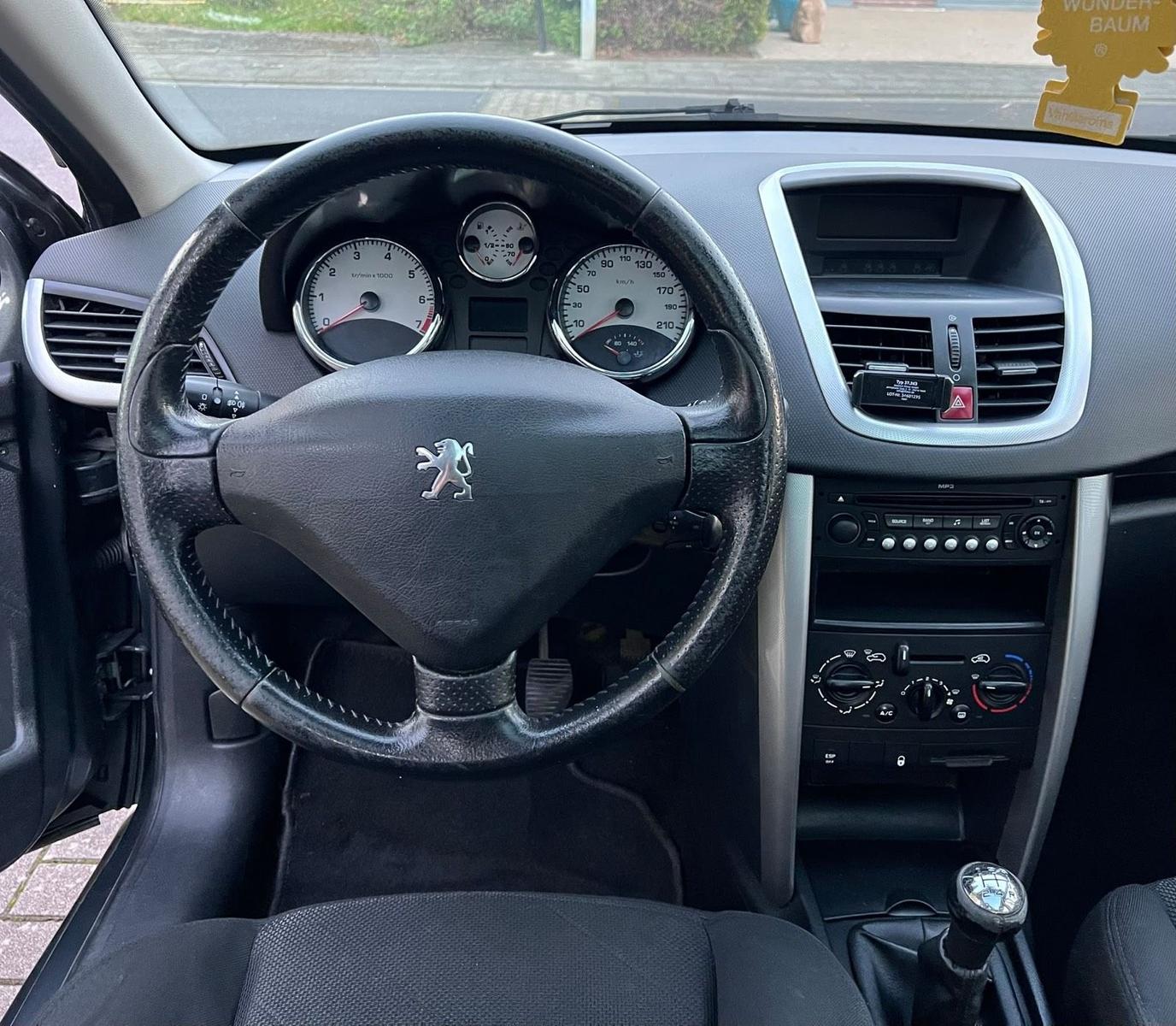 Peugeot 207 2009 — photo 13