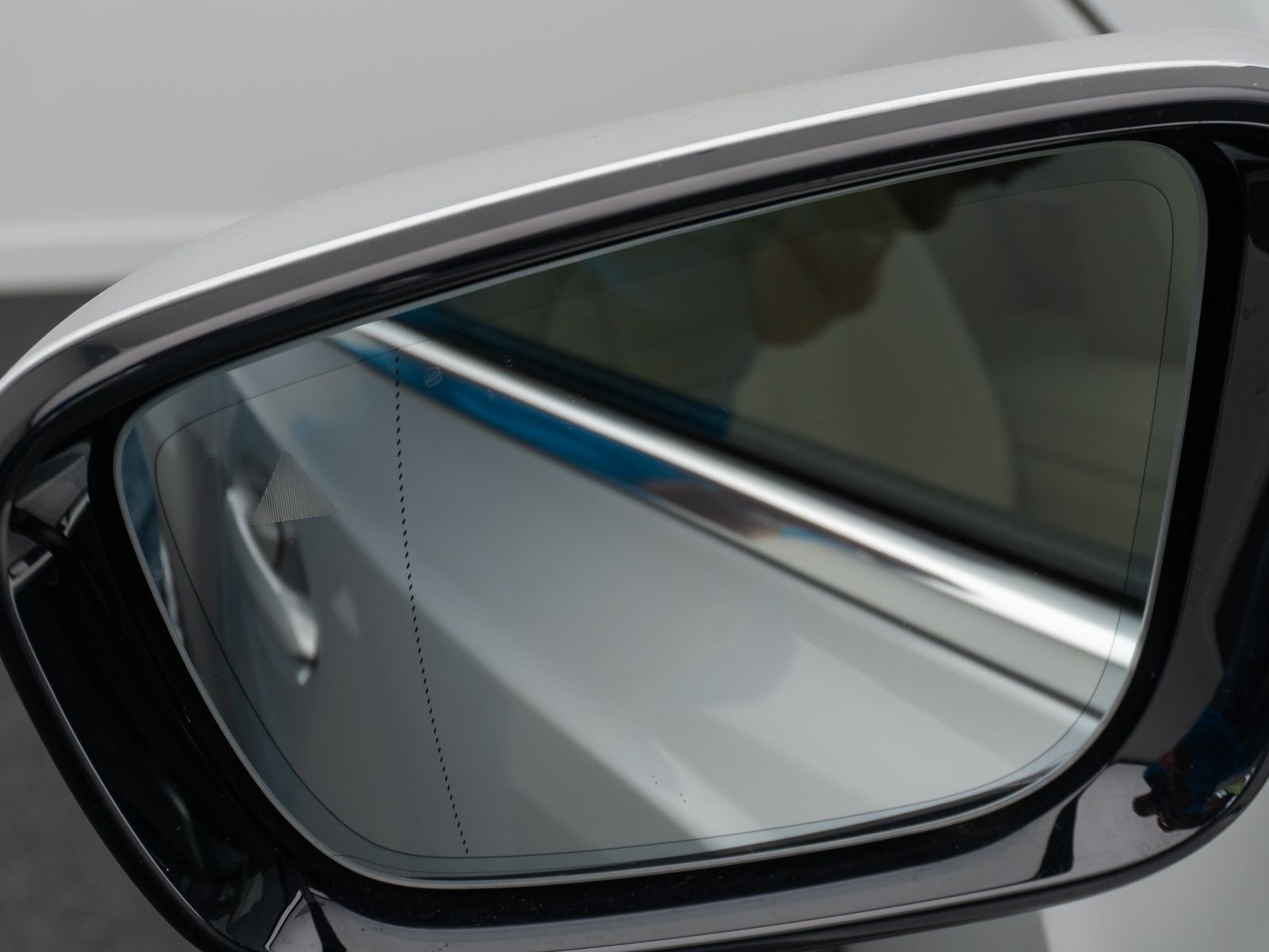 Fahrzeugabbildung BMW 330e Luxury Line 360°Laser HUD DAB H/K Komfort