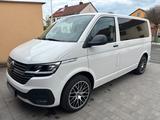 Volkswagen T6 Multivan - Behindertengerechte Volkswagen T6 Multivan