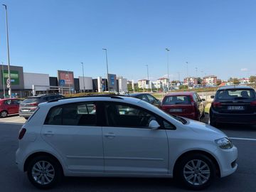 Volkswagen Golf - 6