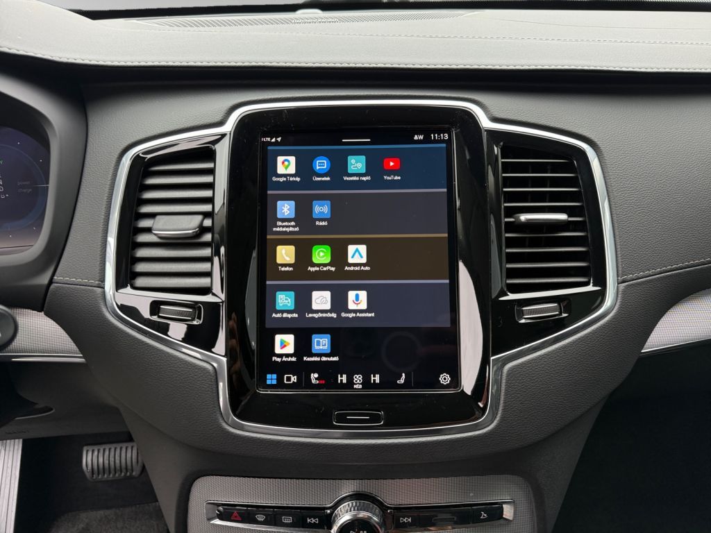 VOLVO XC90 T8 AWD Plug-in Hybrid Plus Dark AHK semi el VOLVO XC90 T8 AWD Plug-in Hybrid Plus Dark AHK semi el