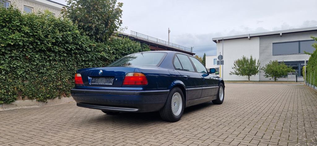 BMW 735