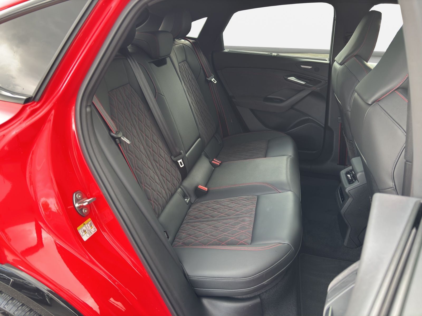 Audi SQ6 e-tron - Bild 16