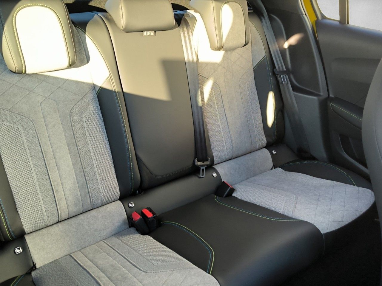 Fahrzeugabbildung Peugeot 208 e- GT