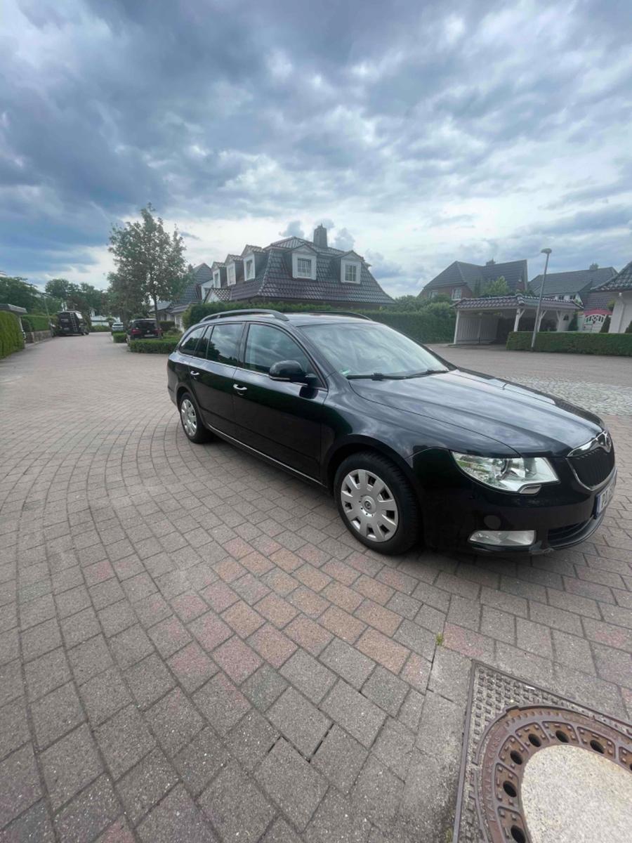 Skoda Superb 2011 — engine 1.390 cm³, 125 HP (92kW)