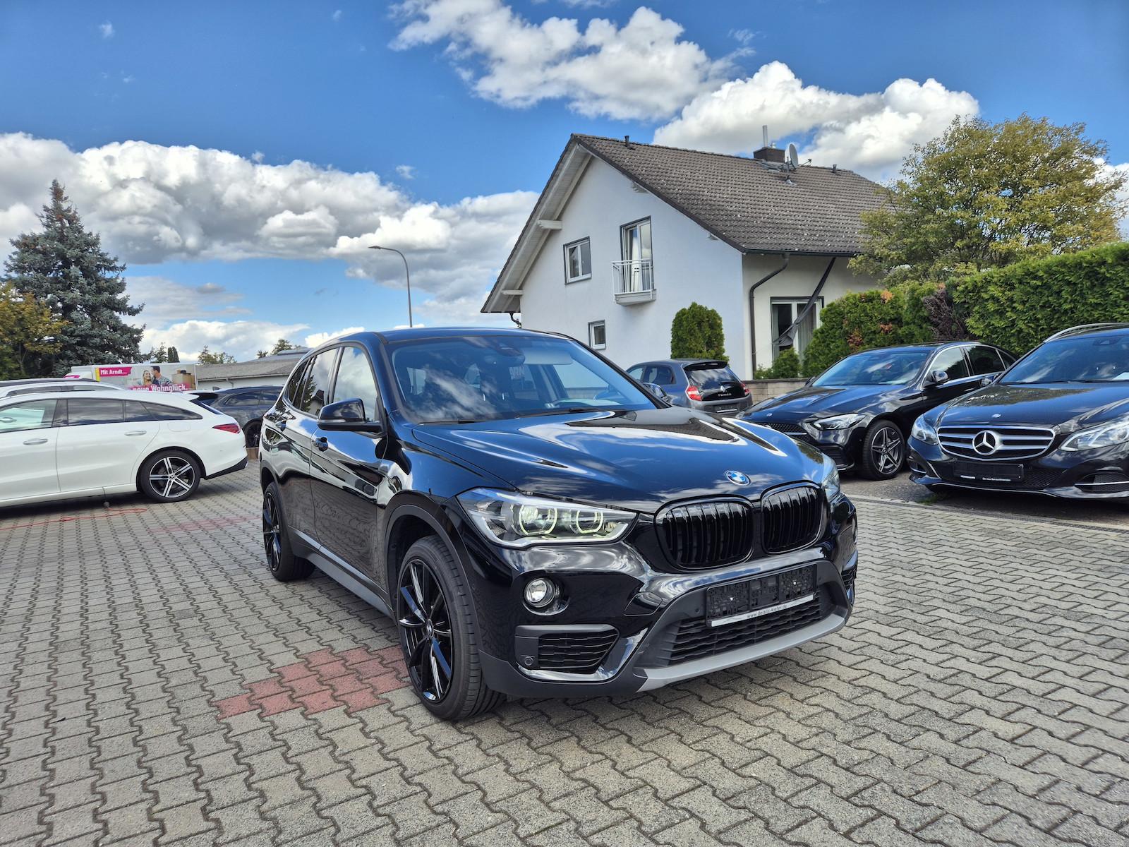 BMW X1 sDrive 18 i Advantage LED-Scheinwerfer, Navig