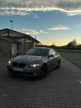 BMW E92 320d - BMW 320 aus 2008: Coupe, 320d