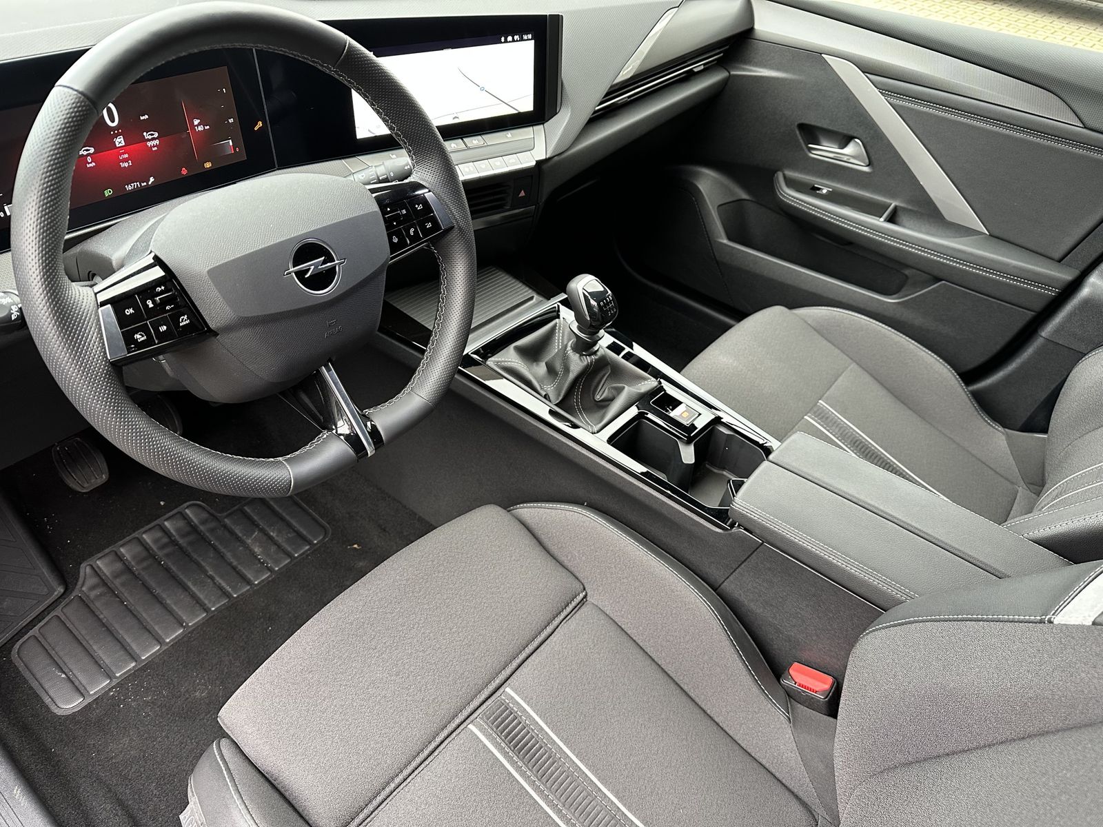 Fahrzeugabbildung Opel Astra SpT 1.2 Turbo GS NAV+LED+360°+VCOCKPIT+1HD