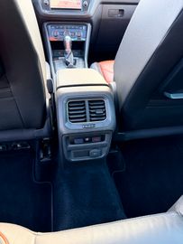 Volkswagen Tiguan - 9