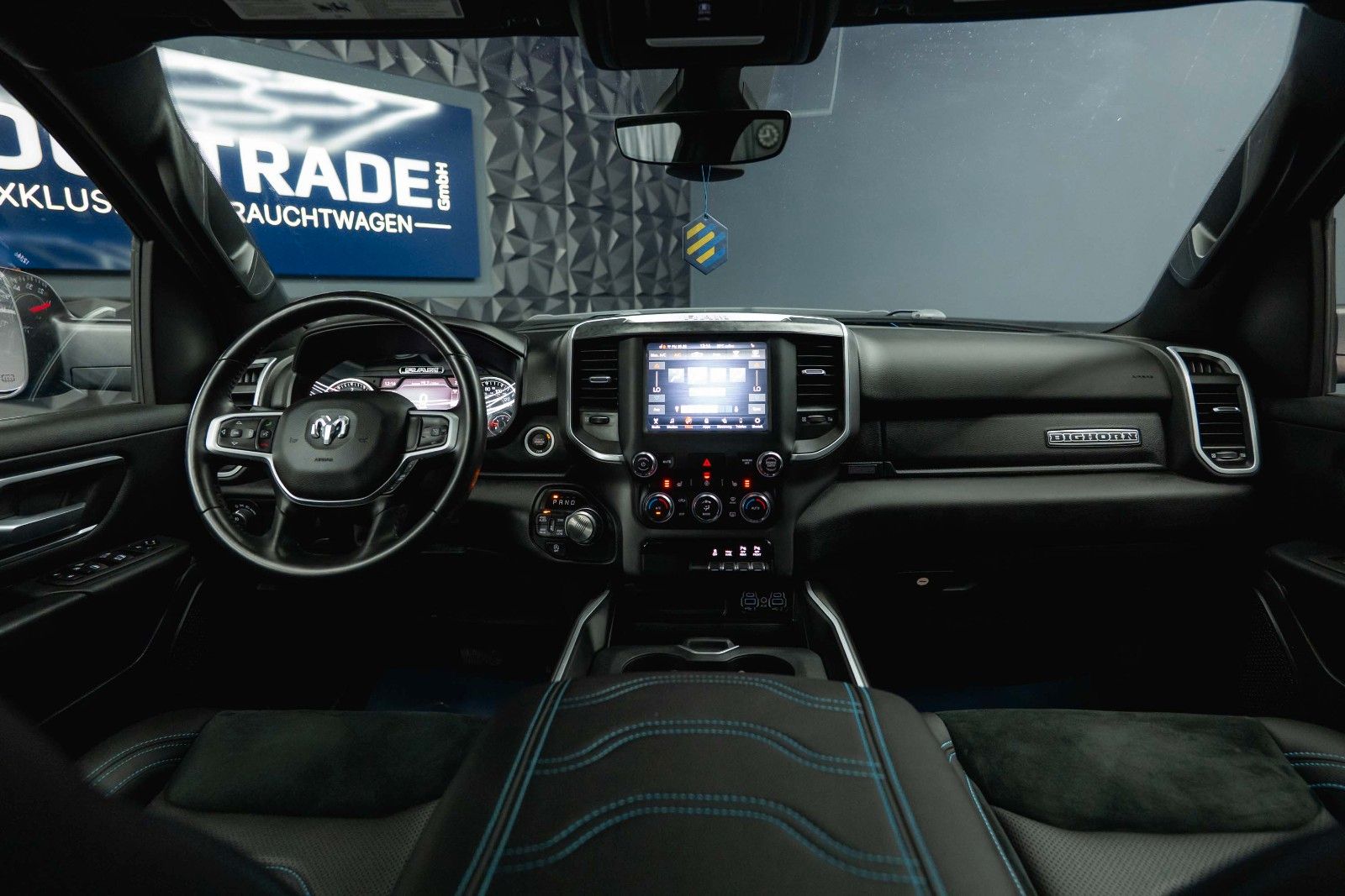 Fahrzeugabbildung Dodge RAM 5.7 V8 HEMI 4x4 LIMITED Blue Edition Offroad