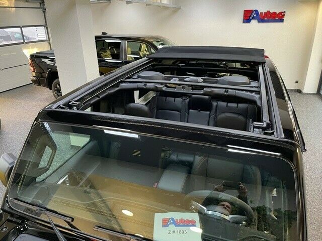 Fahrzeugabbildung Jeep 392 UNLIMITED RUBICON 6.4L-V8 SKY ONE TOP-CAM