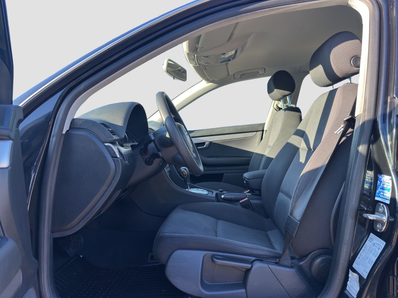 Fahrzeugabbildung Audi A4 Avant 1.8 T/Anhängerk./SHZ/Klima/Tempomat/