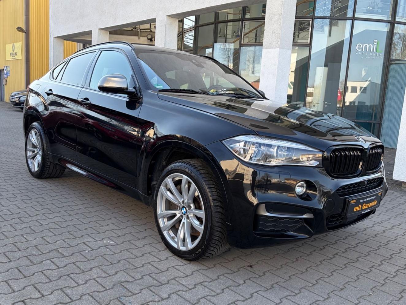 BMW X6 M50d HUD AHK  ACC Keyless Standhz Totw-Assist