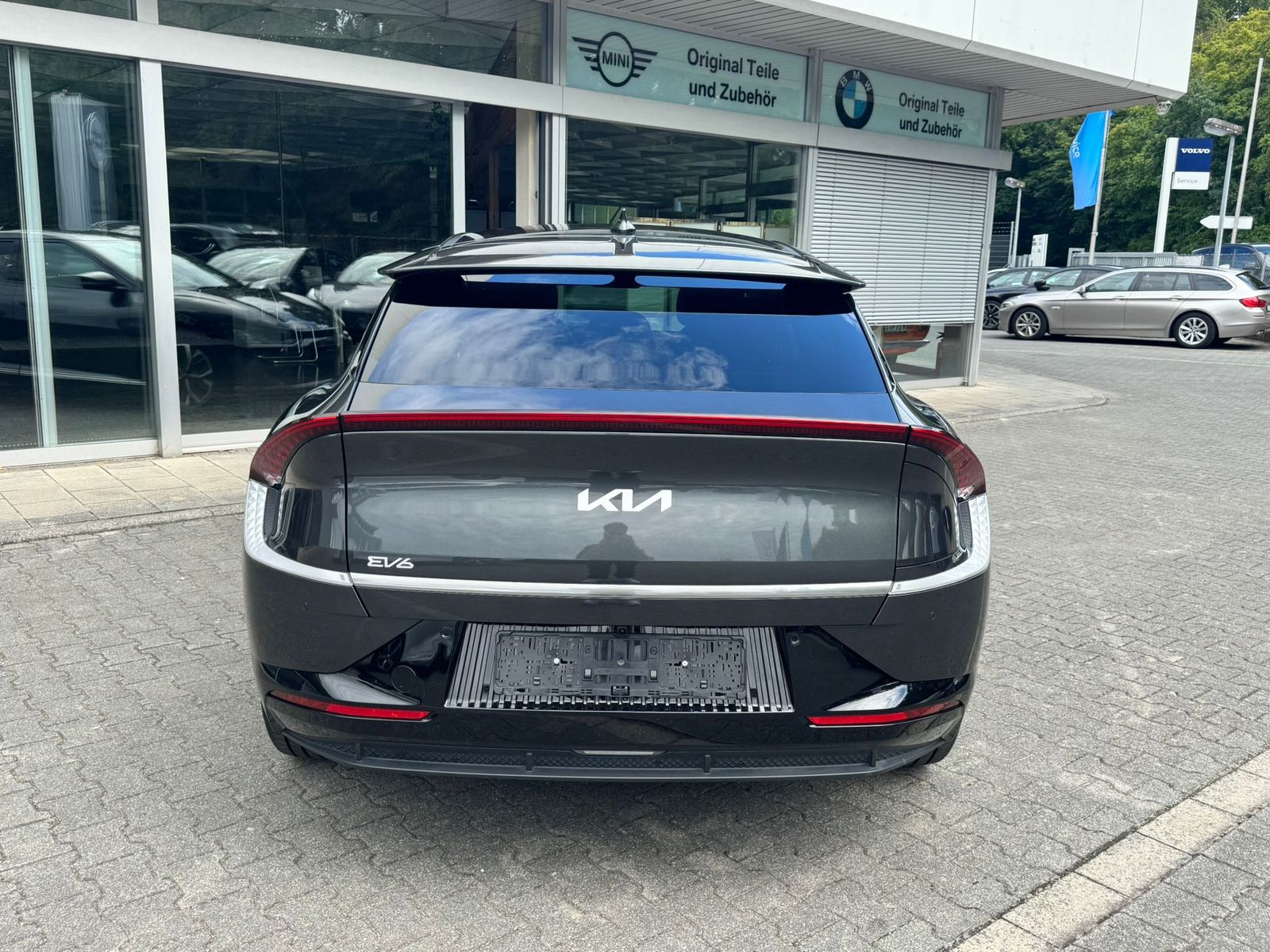 Fahrzeugabbildung Kia EV6 2WD NAVI+LED+SHZ+HEAD+KAMERA+DAB+ACC+19"+