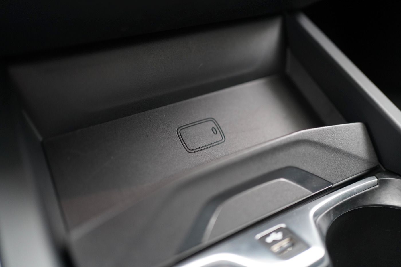 Fahrzeugabbildung BMW 118i Advantage +LED+Rückfahrkamera+KlimaA+Navi+