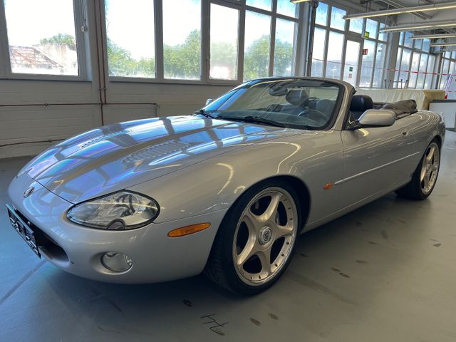 Jaguar XKR S/C Cabriolet 4.0 V8 SUPERCHARGED+LEDER+SHZ