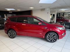FORD Kuga ST-Line Navi SHZ AHK PDC KeyFree Ruby Rot