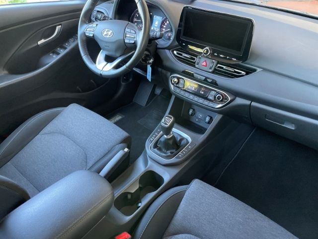 Fahrzeugabbildung Hyundai i30 1.5 T-GDI Mild-Hybrid Trend Navigation, Sitz