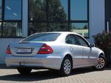 Mercedes-Benz E 220 CDI Autom. Navigation PDC Standheizung - Mercedes-Benz E 220 aus 2003: Cdi