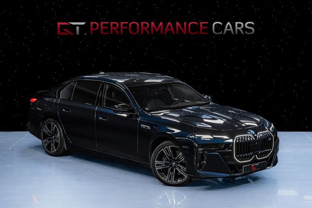 BMW M760 e xDrive Theatre B&amp;W Executive Pano Sky DAP