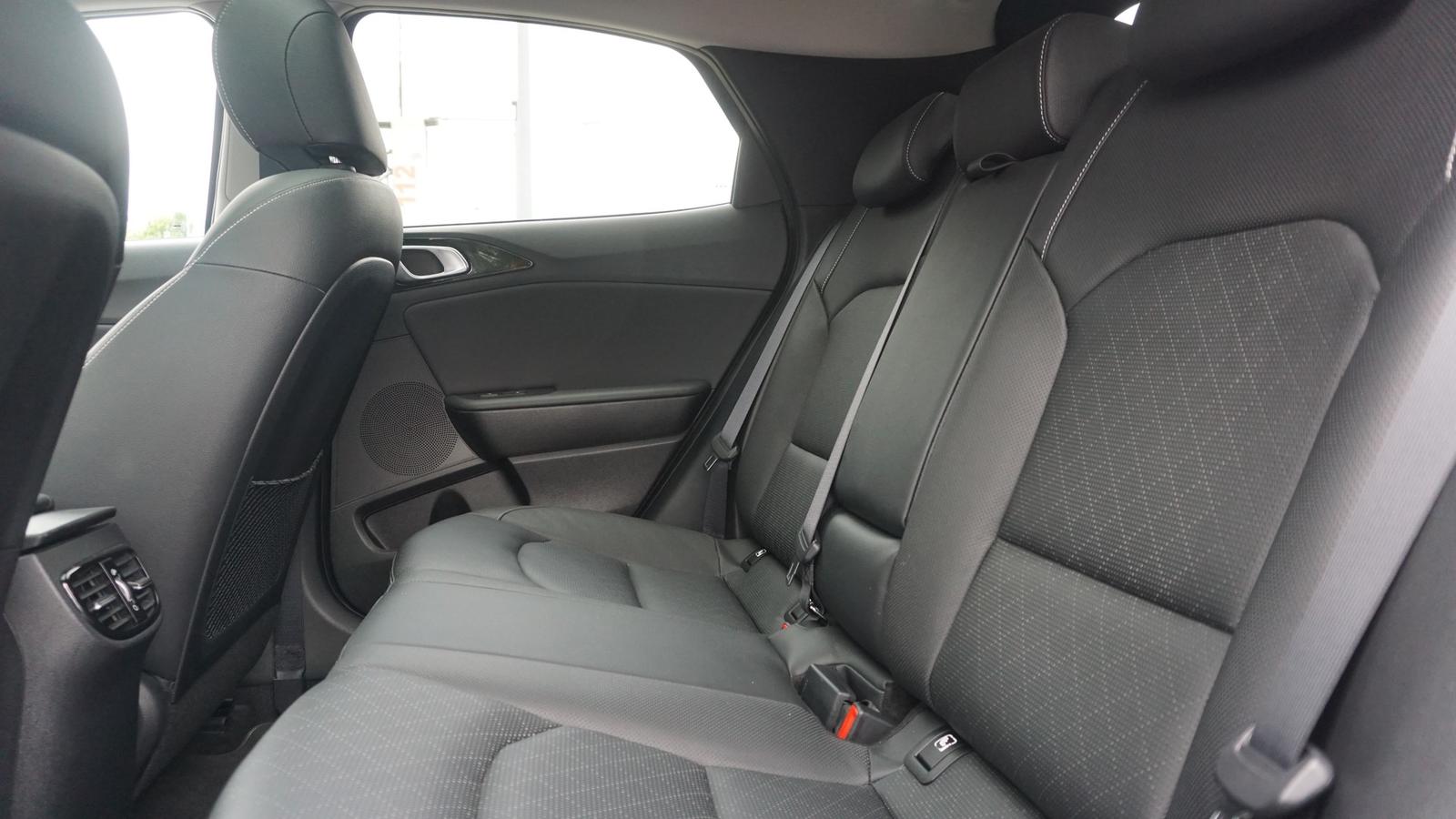 Kia XCeed 1.6 T-GDI Platinum Edition LED Panorama