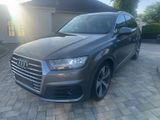 Audi Q7 3.0 TDI quattro -S-line-AHK-Bose-7Sitzer - Audi Q7: Privatanbieter