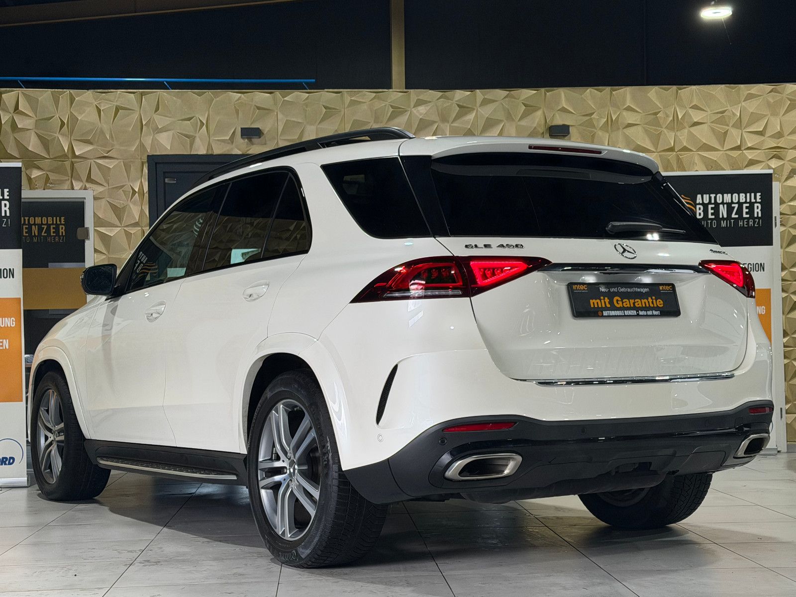 Fahrzeugabbildung Mercedes-Benz GLE 450 /AMG/PANO/BURMESTER/360°/AMBIENTE