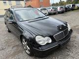 Mercedes-Benz C 240 T AVANTGARDE - Mercedes-Benz C 240: Kombi