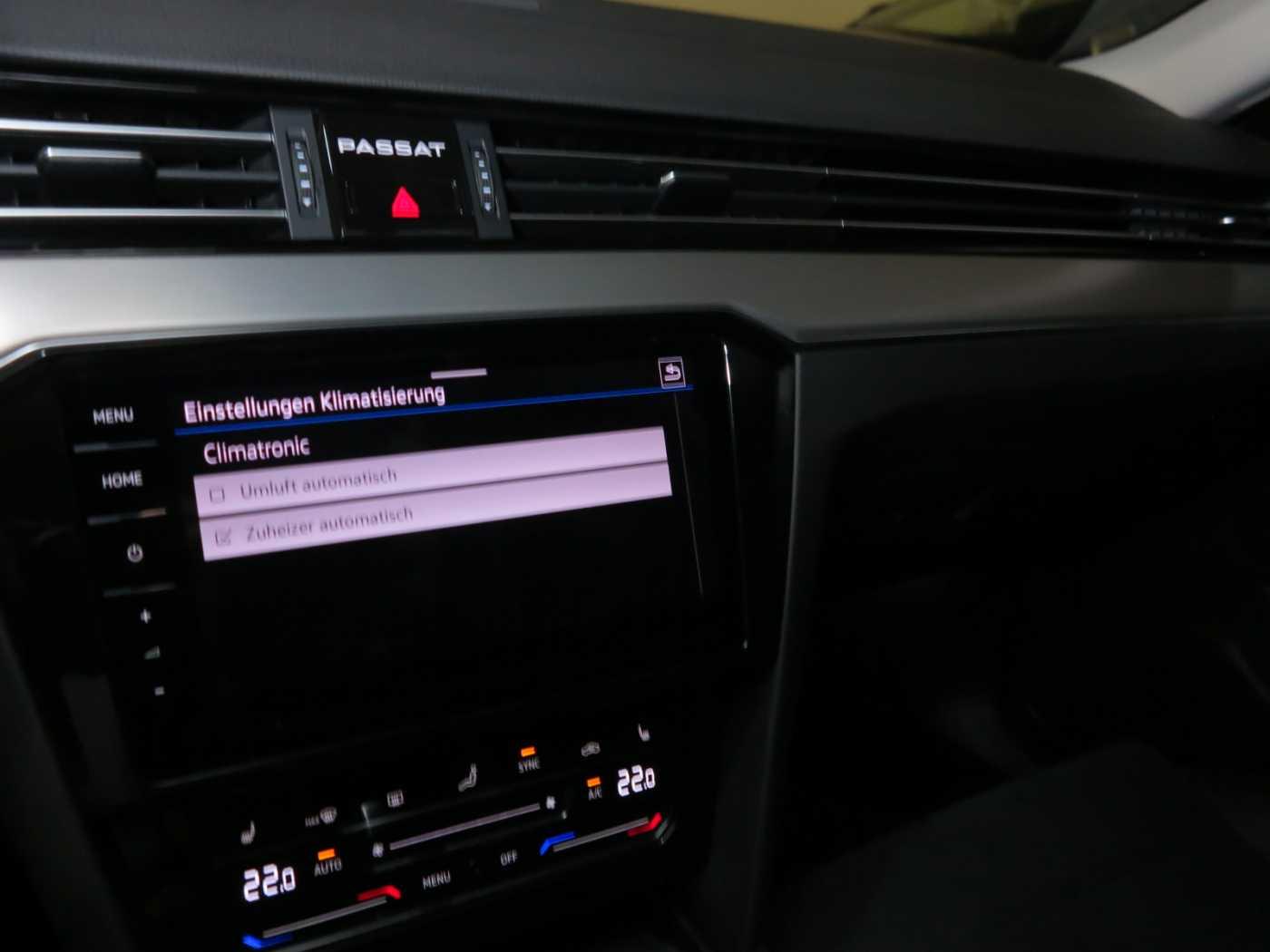 Volkswagen Passat Variant 2.0 TDI SCR DSG7 Elegance Navi