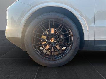 Porsche Cayenne - 4