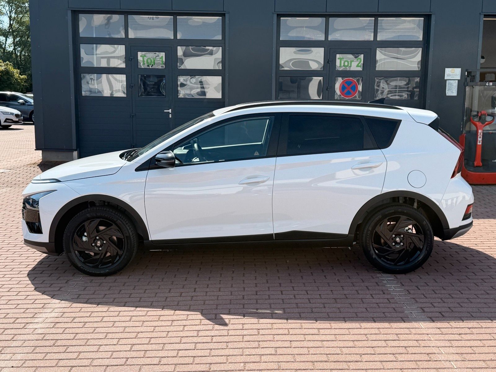 Fahrzeugabbildung Hyundai BAYON 1.0 T-GDI Blackline *Navi*Kamera*BOSE*LED*