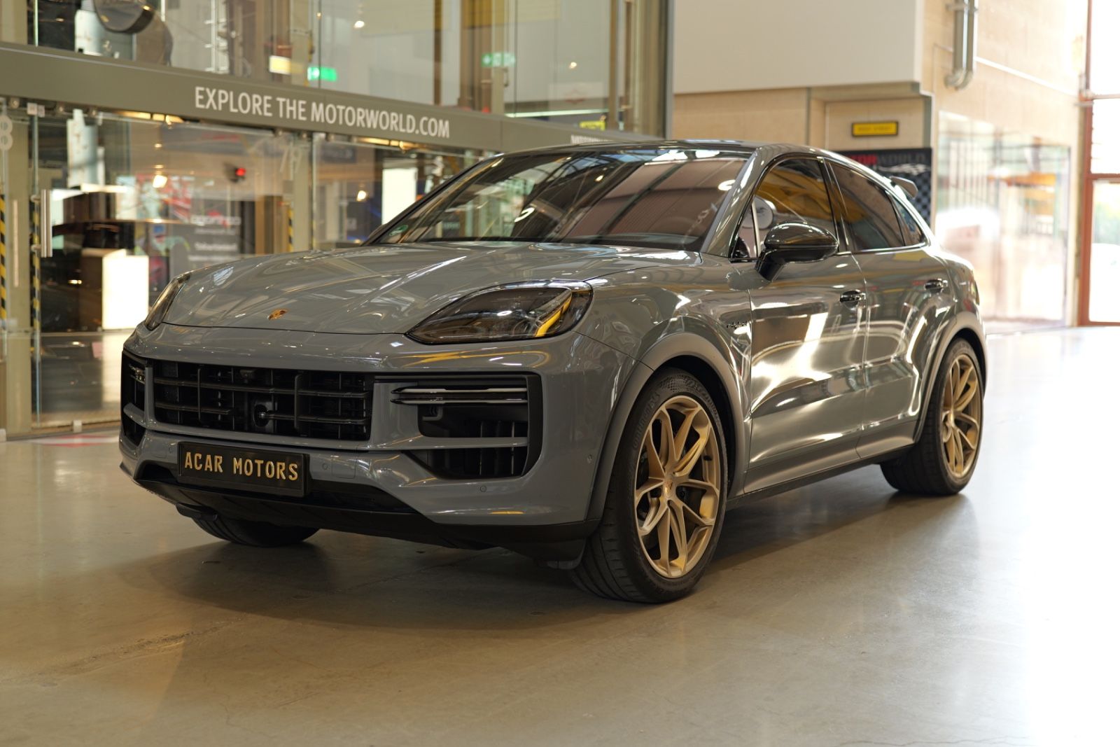 Porsche Cayenne Coupe Turbo E-Hybrid mit GT-Paket foto 3